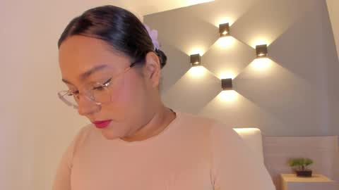 Ella online show from 10/21/25, 12:17