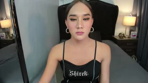 Snapshot of ellats_18 chatting on 12/22/24, 04:06 Sophia online show from 12/22/24, 04:06