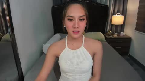 Snapshot of ellats_18 chatting on 02/11/25, 11:54 Sophia online show from 02/11/25, 11:54