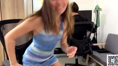 Snapshot of ellcrys chatting on 02/20/25, 07:01 im Elsa lets go Subscribe to my OF and Youtube -35 online show from 02/20/25, 07:01