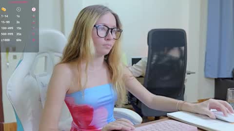 Snapshot of ellcrys chatting on 09/18/25, 09:50 im Elsa lets go Subscribe to my OF and Youtube -35 online show from 09/18/25, 09:50