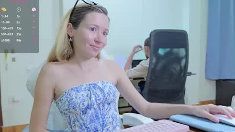 Snapshot of ellcrys chatting on 09/24/25, 10:02 im Elsa lets go Subscribe to my OF and Youtube -35 online show from 09/24/25, 10:02