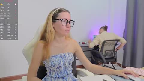 Snapshot of ellcrys chatting on 10/09/25, 09:46 im Elsa lets go Subscribe to my OF and Youtube -35 online show from 10/09/25, 09:46