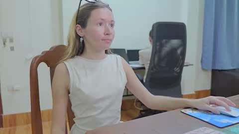 Snapshot of ellcrys chatting on 10/17/25, 11:18 im Elsa lets go Subscribe to my OF and Youtube -35 online show from 10/17/25, 11:18