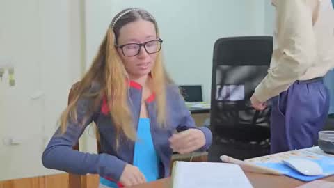 Snapshot of ellcrys chatting on 10/29/25, 09:49 im Elsa lets go Subscribe to my OF and Youtube -35 online show from 10/29/25, 09:49