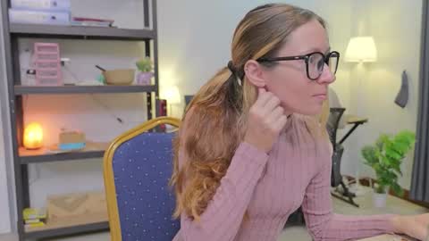 Snapshot of ellcrys chatting on 11/10/25, 10:09 im Elsa lets go Subscribe to my OF and Youtube -35 online show from 11/10/25, 10:09