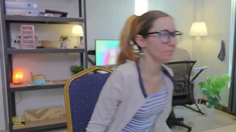 Snapshot of ellcrys chatting on 11/15/25, 11:54 im Elsa lets go Subscribe to my OF and Youtube -35 online show from 11/15/25, 11:54