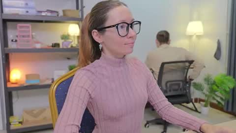 Snapshot of ellcrys chatting on 11/20/25, 10:09 im Elsa lets go Subscribe to my OF and Youtube -35 online show from 11/20/25, 10:09