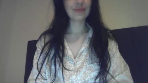 Snapshot of elle010843 chatting on 11/11/25, 09:20 elle010843 online show from 11/11/25, 09:20