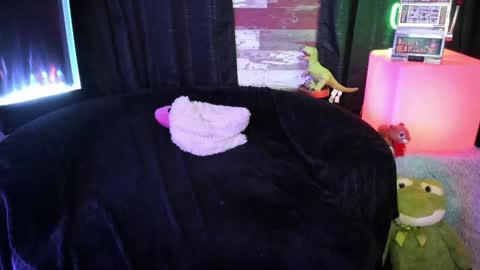 ELLE online show from 10/10/25, 09:47