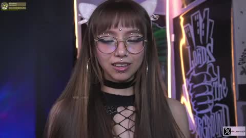 follow me on instagram .    online show from 01/22/25, 04:55