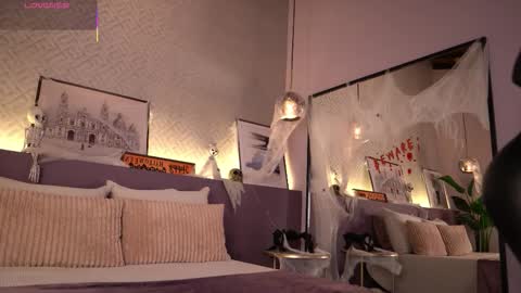 Elle Diane online show from 10/31/25, 11:06