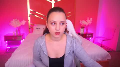 elleebloom online show from 11/03/25, 02:29