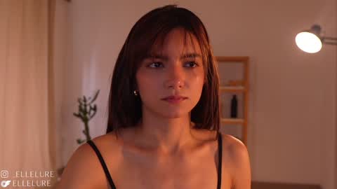 Snapshot of ellelure_ chatting on 02/01/25, 09:51 Linda Restrepo online show from 02/01/25, 09:51