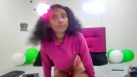 ellie_cute7 online show from 04/06/26, 07:26