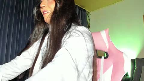 Ellie online show from 03/25/26, 11:16