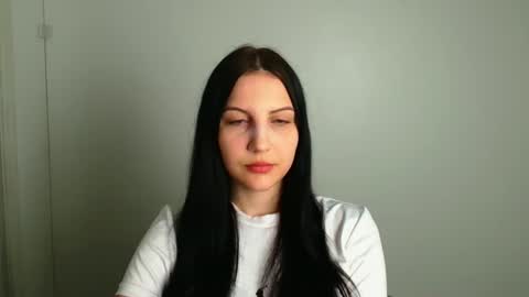 ellie_esmi online show from 05/20/26, 12:11