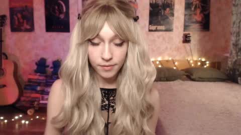 ellie_friendly online show from 01/14/25, 01:49