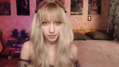 ellie_friendly online show from 02/12/25, 12:12
