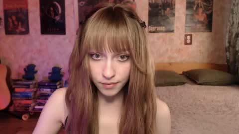 ellie_friendly online show from 05/15/26, 12:23