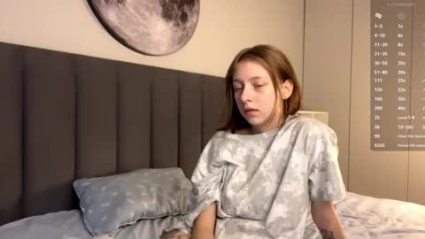 Snapshot of ellie_hollow chatting on 09/20/25, 07:09 Ellie online show from 09/20/25, 07:09