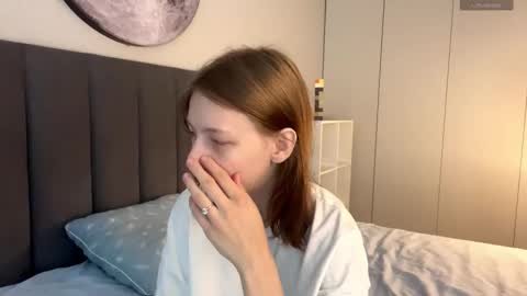 Snapshot of ellie_hollow chatting on 09/21/25, 07:10 Ellie online show from 09/21/25, 07:10