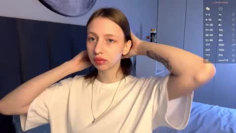 Ellie online show from 09/25/25, 07:01