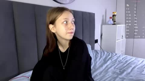 Snapshot of ellie_hollow chatting on 10/03/25, 07:05 Ellie online show from 10/03/25, 07:05