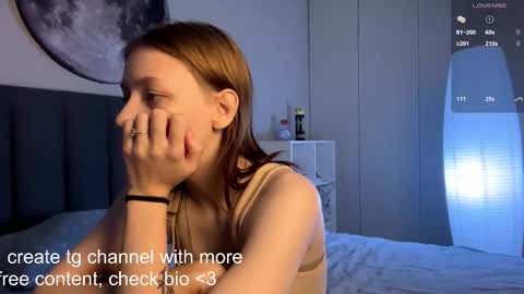 Snapshot of ellie_hollow chatting on 10/26/25, 07:03 Ellie online show from 10/26/25, 07:03