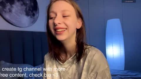 Snapshot of ellie_hollow chatting on 11/01/25, 07:21 Ellie online show from 11/01/25, 07:21