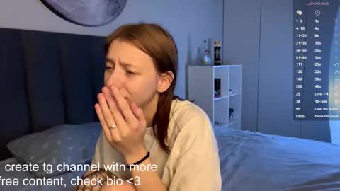 Snapshot of ellie_hollow chatting on 11/06/25, 07:20 Ellie online show from 11/06/25, 07:20