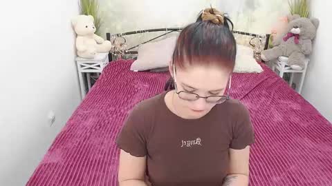 ellie_magic online show from 03/06/25, 05:22