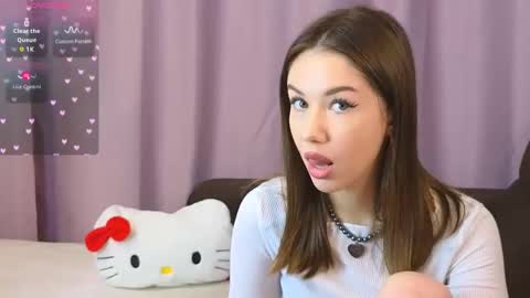 Snapshot of ellie_miller_ chatting on 09/12/25, 07:47 ellie online show from 09/12/25, 07:47