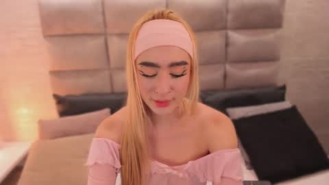 ellieadeline online show from 06/22/26, 03:58