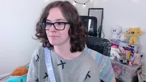 Snapshot of elliecharmful chatting on 09/19/25, 11:49 Ellie Charmful online show from 09/19/25, 11:49