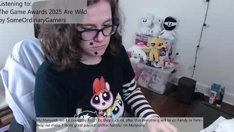 Snapshot of elliecharmful chatting on 11/20/25, 12:22 Ellie Charmful online show from 11/20/25, 12:22