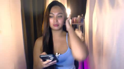 Snapshot of elliecummers chatting on 06/18/26, 05:06 ellie online show from 06/18/26, 05:06