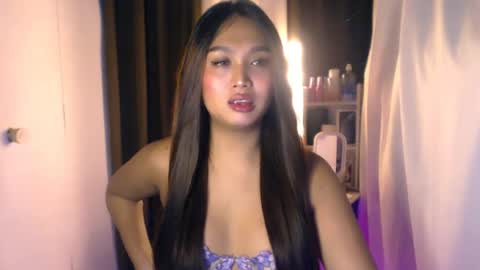 Snapshot of elliecummers chatting on 07/16/26, 01:55 ellie online show from 07/16/26, 01:55