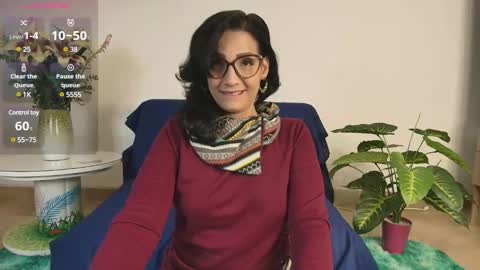 elliee1 online show from 01/23/25, 12:30