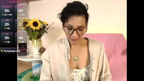 elliee1 online show from 02/18/25, 04:16