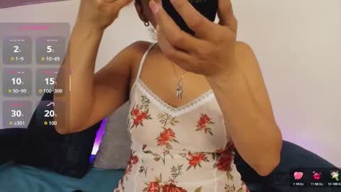 elliee1 online show from 11/05/25, 12:49