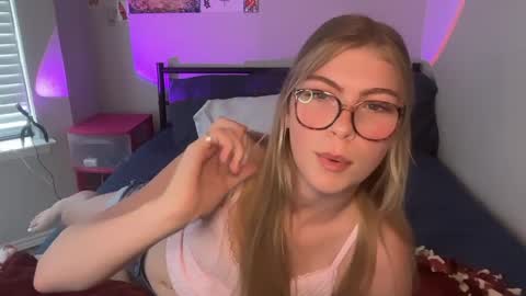 Ellie online show from 04/12/26, 08:58