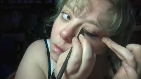 Ellie Louise online show from 04/03/26, 07:34