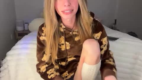 ellie online show from 02/03/26, 03:15