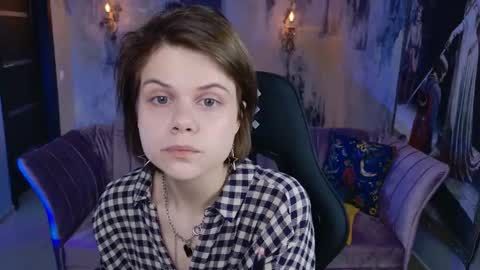 elliemurler online show from 10/27/25, 09:02