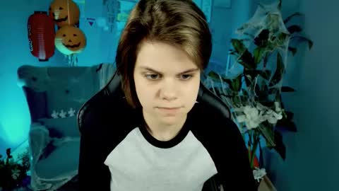 elliemurler online show from 11/01/25, 09:22