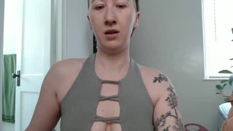 Ellie Rowyn online show from 03/31/26, 06:30