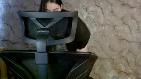 Ellie online show from 10/03/25, 09:06