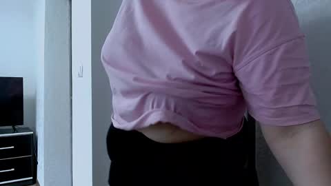 Ellie online show from 04/07/26, 07:31