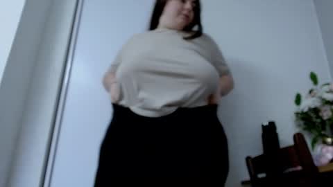 Ellie online show from 04/08/26, 07:08